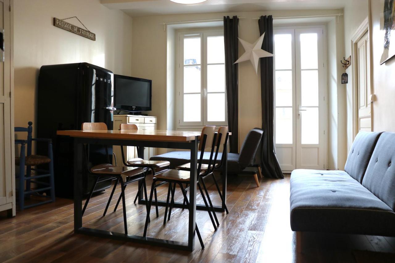 Apartment Centre *
